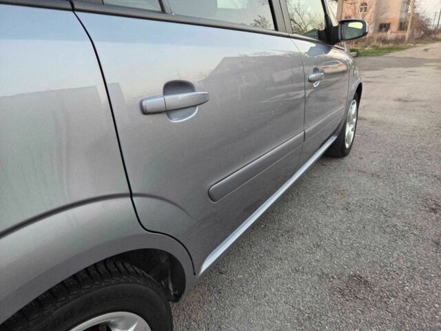 Серый Опель Зафира, объемом двигателя 1.6 л и пробегом 194 тыс. км за 6999 $, фото 6 на Automoto.ua