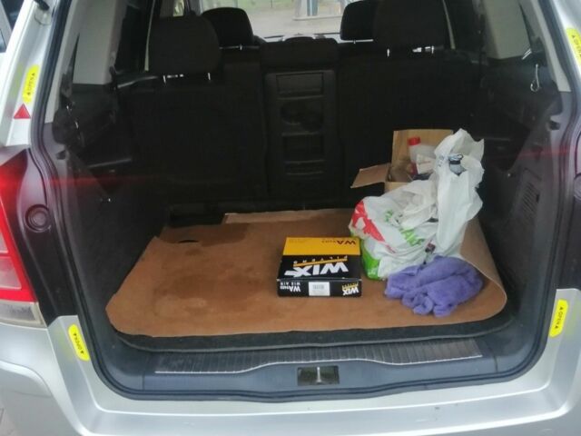 Серый Опель Зафира, объемом двигателя 1.9 л и пробегом 305 тыс. км за 7700 $, фото 5 на Automoto.ua