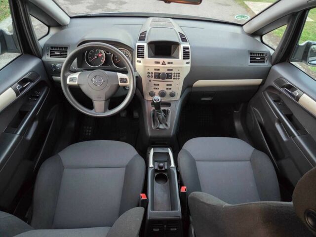 Серый Опель Зафира, объемом двигателя 1.6 л и пробегом 194 тыс. км за 6999 $, фото 12 на Automoto.ua