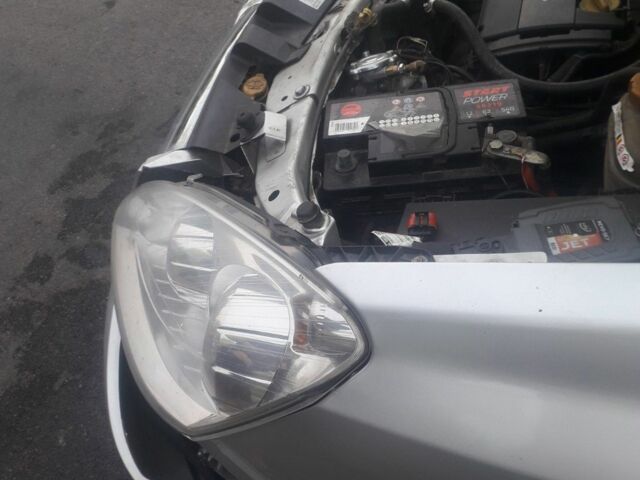 Серый Опель Зафира, объемом двигателя 0 л и пробегом 210 тыс. км за 3200 $, фото 6 на Automoto.ua