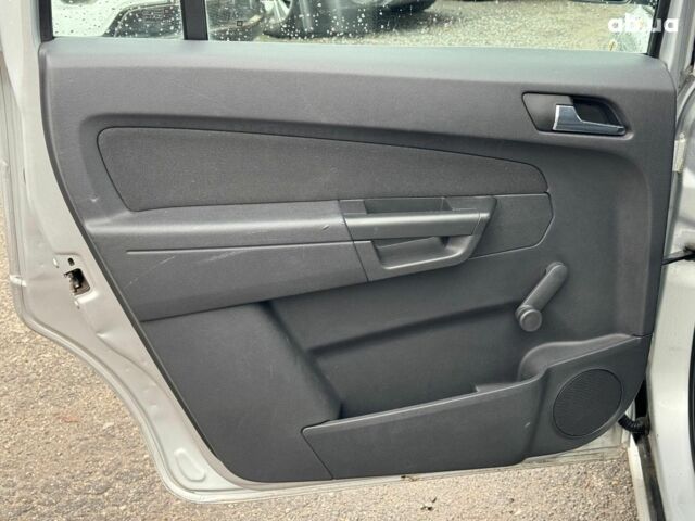 Серый Опель Зафира, объемом двигателя 1.8 л и пробегом 300 тыс. км за 7490 $, фото 14 на Automoto.ua