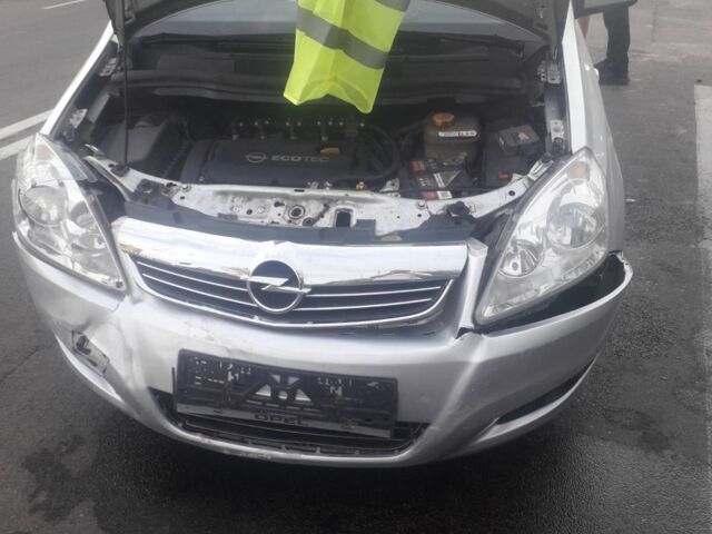 Серый Опель Зафира, объемом двигателя 0 л и пробегом 210 тыс. км за 3200 $, фото 5 на Automoto.ua