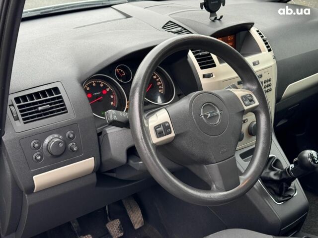 Серый Опель Зафира, объемом двигателя 1.8 л и пробегом 300 тыс. км за 7490 $, фото 13 на Automoto.ua