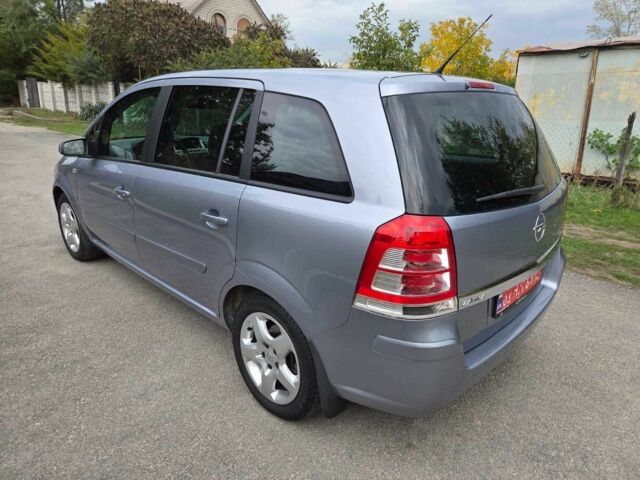 Серый Опель Зафира, объемом двигателя 1.6 л и пробегом 194 тыс. км за 6850 $, фото 5 на Automoto.ua