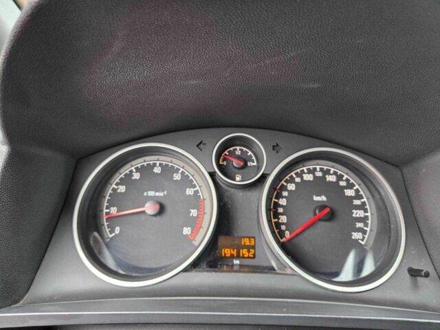 Серый Опель Зафира, объемом двигателя 1.6 л и пробегом 194 тыс. км за 6850 $, фото 11 на Automoto.ua