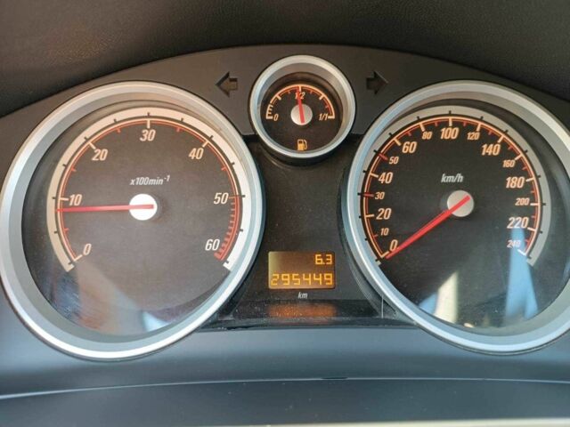 Серый Опель Зафира, объемом двигателя 1.7 л и пробегом 295 тыс. км за 6100 $, фото 23 на Automoto.ua