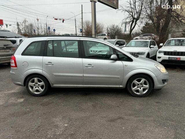 Серый Опель Зафира, объемом двигателя 1.8 л и пробегом 300 тыс. км за 7490 $, фото 4 на Automoto.ua