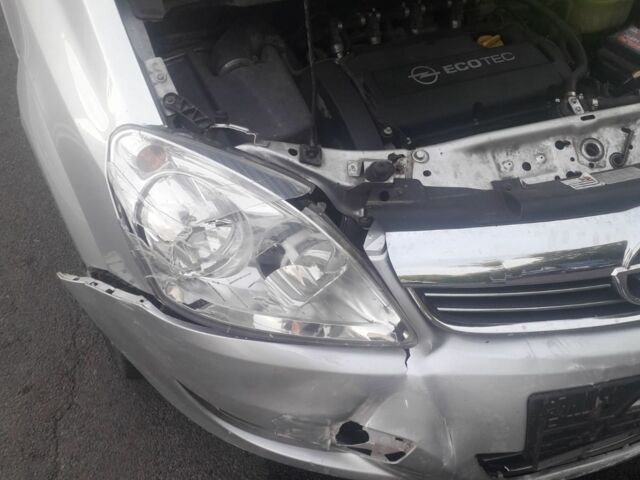 Серый Опель Зафира, объемом двигателя 0 л и пробегом 210 тыс. км за 3200 $, фото 2 на Automoto.ua