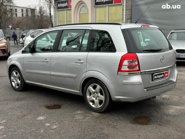 Серый Опель Зафира, объемом двигателя 1.8 л и пробегом 300 тыс. км за 7490 $, фото 7 на Automoto.ua