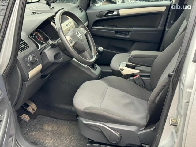 Серый Опель Зафира, объемом двигателя 1.8 л и пробегом 300 тыс. км за 7490 $, фото 12 на Automoto.ua