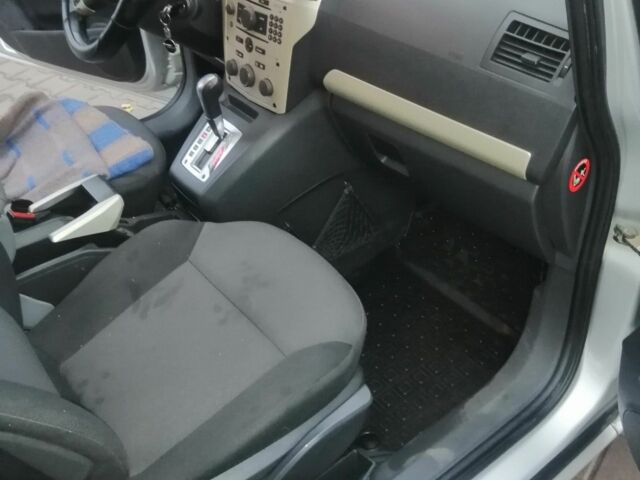 Серый Опель Зафира, объемом двигателя 1.9 л и пробегом 305 тыс. км за 7700 $, фото 7 на Automoto.ua