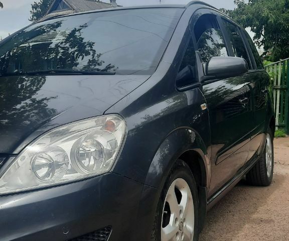 Серый Опель Зафира, объемом двигателя 1.7 л и пробегом 190 тыс. км за 5700 $, фото 4 на Automoto.ua