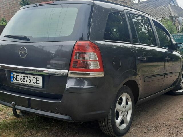 Серый Опель Зафира, объемом двигателя 1.7 л и пробегом 190 тыс. км за 5700 $, фото 6 на Automoto.ua