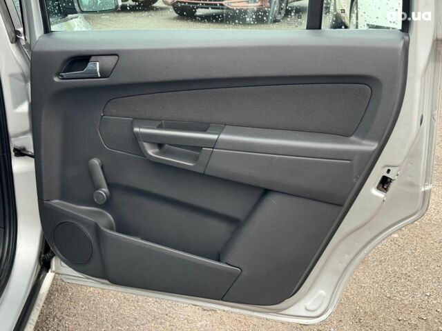 Серый Опель Зафира, объемом двигателя 1.8 л и пробегом 300 тыс. км за 7490 $, фото 16 на Automoto.ua