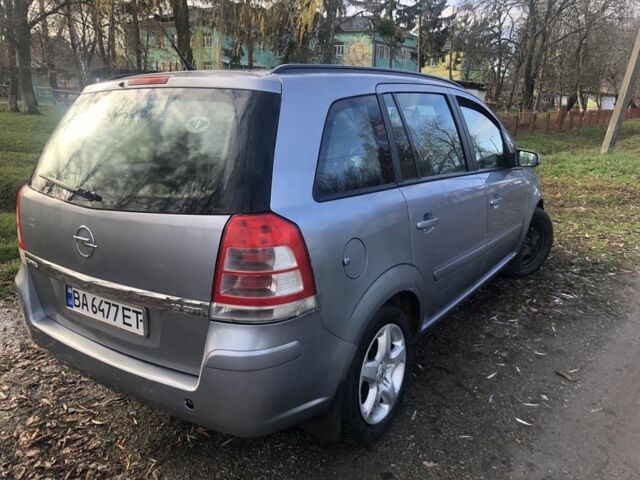 Серый Опель Зафира, объемом двигателя 1.9 л и пробегом 290 тыс. км за 5600 $, фото 6 на Automoto.ua