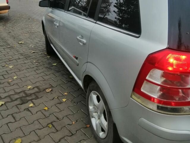 Серый Опель Зафира, объемом двигателя 1.9 л и пробегом 305 тыс. км за 7700 $, фото 4 на Automoto.ua