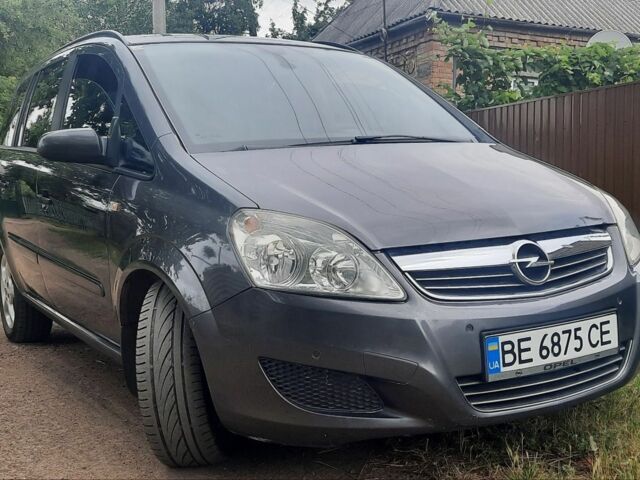 Серый Опель Зафира, объемом двигателя 1.7 л и пробегом 190 тыс. км за 5700 $, фото 3 на Automoto.ua