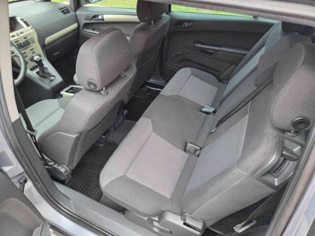 Серый Опель Зафира, объемом двигателя 1.6 л и пробегом 194 тыс. км за 6850 $, фото 16 на Automoto.ua