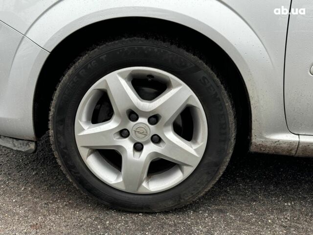 Серый Опель Зафира, объемом двигателя 1.8 л и пробегом 300 тыс. км за 7490 $, фото 9 на Automoto.ua