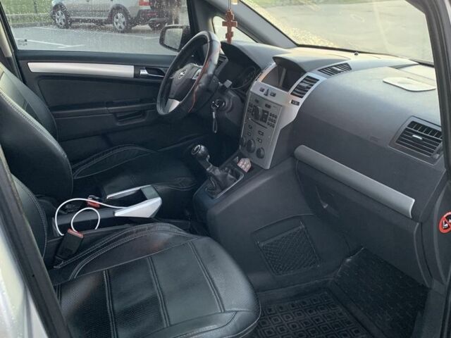 Серый Опель Зафира, объемом двигателя 1.8 л и пробегом 215 тыс. км за 6200 $, фото 6 на Automoto.ua