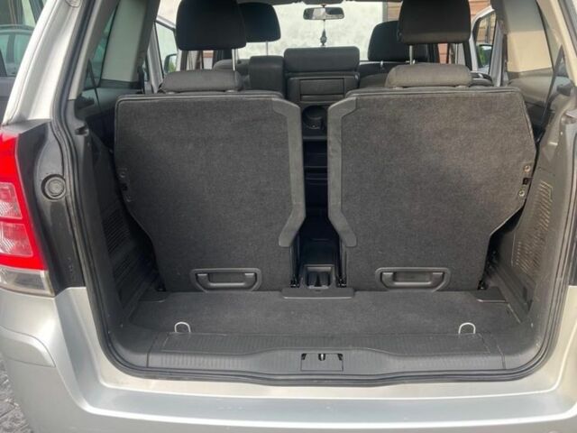 Сірий Опель Зафіра, об'ємом двигуна 1.6 л та пробігом 190 тис. км за 6800 $, фото 14 на Automoto.ua