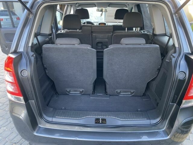 Сірий Опель Зафіра, об'ємом двигуна 1.6 л та пробігом 190 тис. км за 6800 $, фото 23 на Automoto.ua