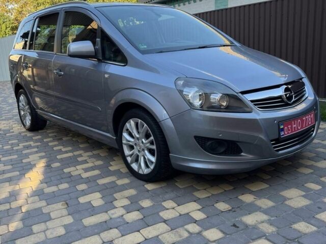 Опель Зафира 2010 в Луцке на Automoto.ua Серый Опель Зафира, объемом двигателя 1.6 л и пробегом 172 тыс. км за 7100 $, фото 2 на Automoto.ua