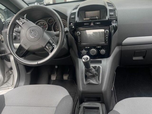 Сірий Опель Зафіра, об'ємом двигуна 1.6 л та пробігом 190 тис. км за 6800 $, фото 15 на Automoto.ua