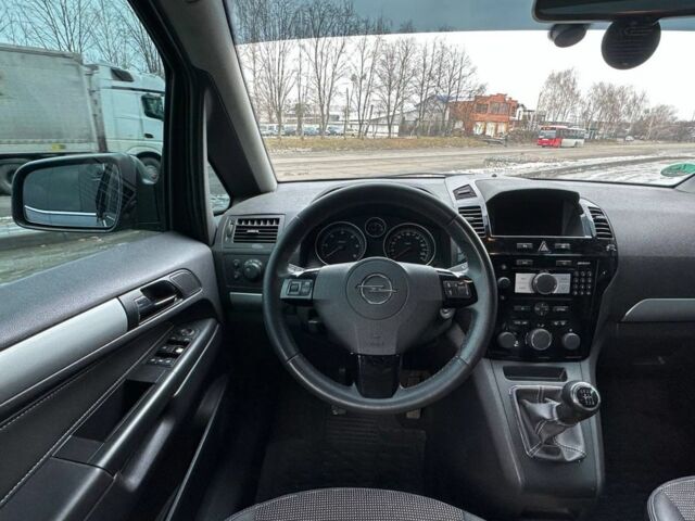 Серый Опель Зафира, объемом двигателя 1.7 л и пробегом 312 тыс. км за 7500 $, фото 17 на Automoto.ua