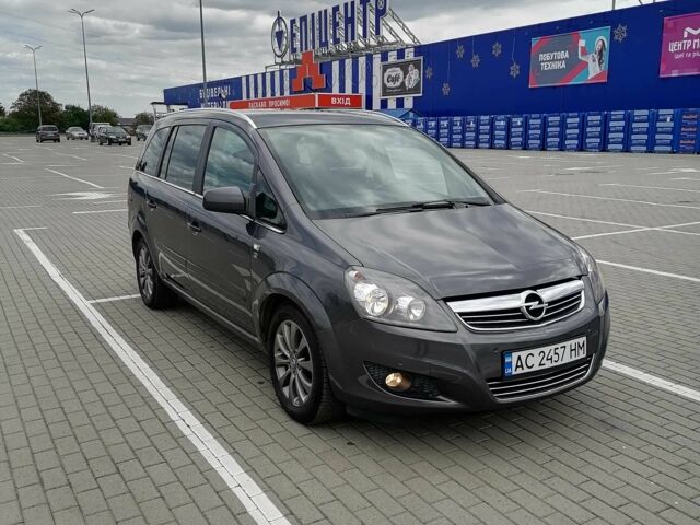 Серый Опель Зафира, объемом двигателя 1.7 л и пробегом 252 тыс. км за 7500 $, фото 2 на Automoto.ua