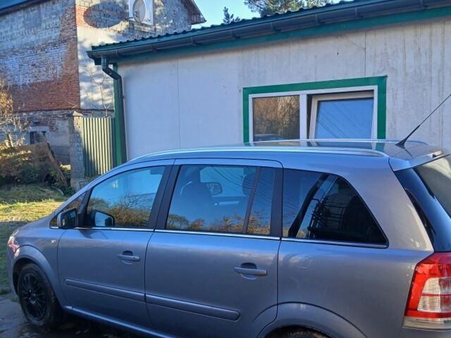 Серый Опель Зафира, объемом двигателя 1.8 л и пробегом 187 тыс. км за 7400 $, фото 1 на Automoto.ua