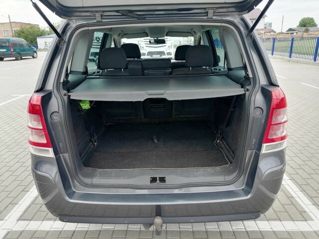 Серый Опель Зафира, объемом двигателя 1.7 л и пробегом 252 тыс. км за 7500 $, фото 8 на Automoto.ua