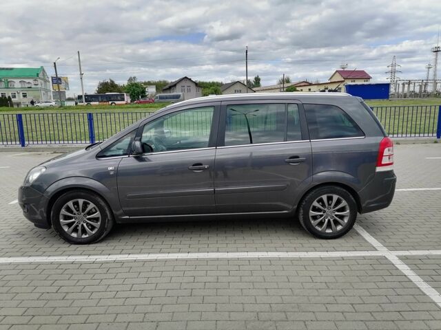 Серый Опель Зафира, объемом двигателя 1.7 л и пробегом 252 тыс. км за 7500 $, фото 3 на Automoto.ua