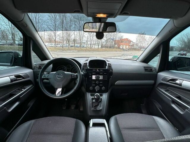 Серый Опель Зафира, объемом двигателя 1.7 л и пробегом 312 тыс. км за 7500 $, фото 18 на Automoto.ua