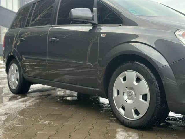 Серый Опель Зафира, объемом двигателя 1.7 л и пробегом 312 тыс. км за 7500 $, фото 10 на Automoto.ua