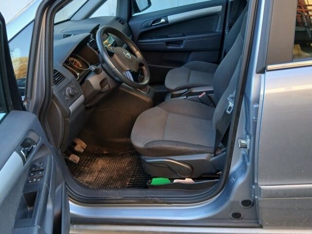 Серый Опель Зафира, объемом двигателя 1.8 л и пробегом 187 тыс. км за 7400 $, фото 7 на Automoto.ua