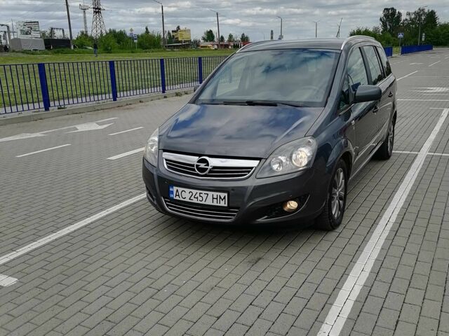 Серый Опель Зафира, объемом двигателя 1.7 л и пробегом 252 тыс. км за 7500 $, фото 1 на Automoto.ua