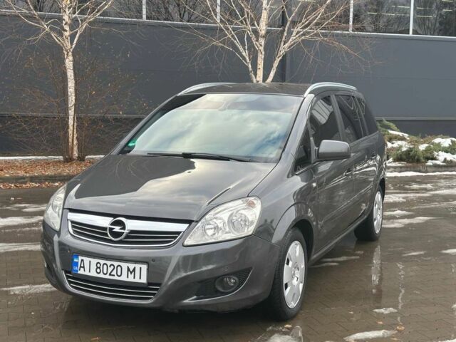 Серый Опель Зафира, объемом двигателя 1.7 л и пробегом 312 тыс. км за 7500 $, фото 1 на Automoto.ua
