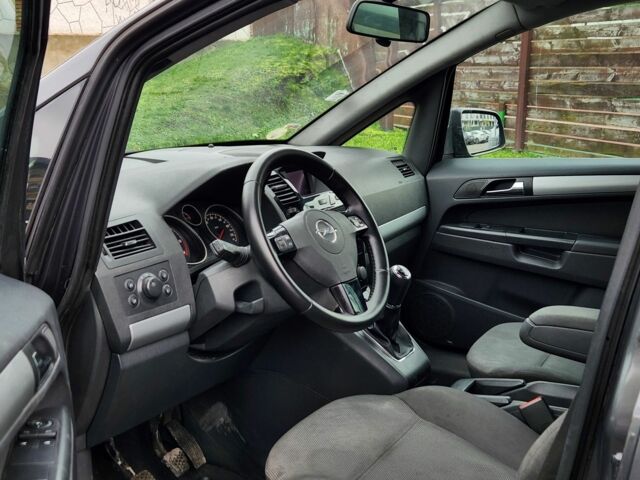 Сірий Опель Зафіра, об'ємом двигуна 1.7 л та пробігом 243 тис. км за 5400 $, фото 14 на Automoto.ua