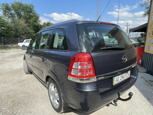 Сірий Опель Зафіра, об'ємом двигуна 1.7 л та пробігом 180 тис. км за 6000 $, фото 6 на Automoto.ua