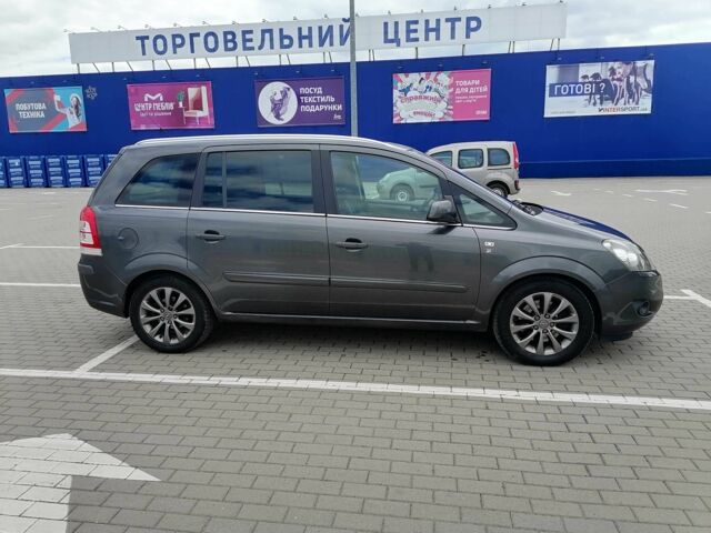 Серый Опель Зафира, объемом двигателя 1.7 л и пробегом 252 тыс. км за 7500 $, фото 4 на Automoto.ua