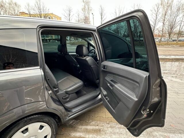 Серый Опель Зафира, объемом двигателя 1.7 л и пробегом 312 тыс. км за 7500 $, фото 20 на Automoto.ua