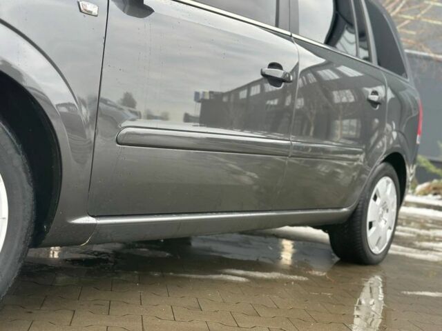 Серый Опель Зафира, объемом двигателя 1.7 л и пробегом 312 тыс. км за 7500 $, фото 9 на Automoto.ua