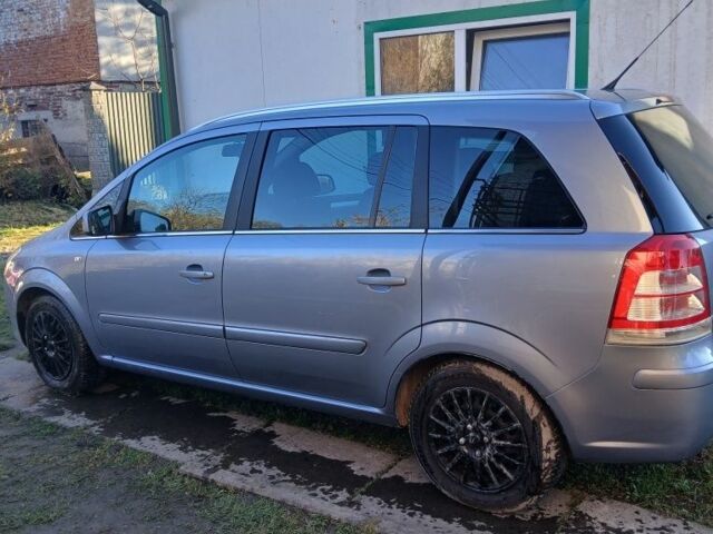 Серый Опель Зафира, объемом двигателя 1.8 л и пробегом 187 тыс. км за 7400 $, фото 4 на Automoto.ua