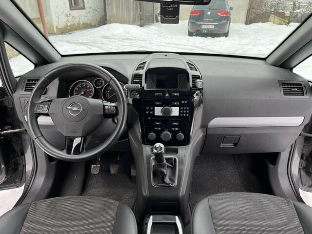 Сірий Опель Зафіра, об'ємом двигуна 1.6 л та пробігом 157 тис. км за 6250 $, фото 19 на Automoto.ua