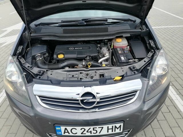 Серый Опель Зафира, объемом двигателя 1.7 л и пробегом 252 тыс. км за 7500 $, фото 7 на Automoto.ua