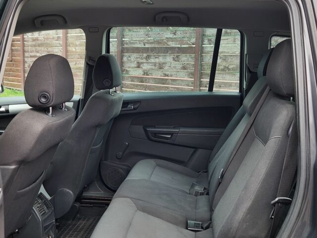 Сірий Опель Зафіра, об'ємом двигуна 1.7 л та пробігом 243 тис. км за 5400 $, фото 20 на Automoto.ua