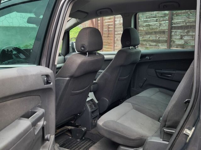 Сірий Опель Зафіра, об'ємом двигуна 1.7 л та пробігом 243 тис. км за 5400 $, фото 19 на Automoto.ua