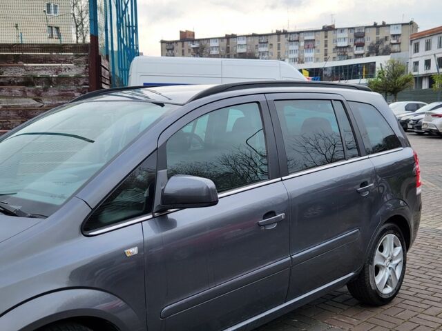 Сірий Опель Зафіра, об'ємом двигуна 1.7 л та пробігом 243 тис. км за 5400 $, фото 12 на Automoto.ua