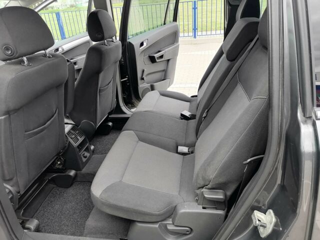 Серый Опель Зафира, объемом двигателя 1.7 л и пробегом 252 тыс. км за 7500 $, фото 16 на Automoto.ua